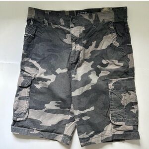 Men’s Trilogy Camouflage Cargo Supplies Shorts